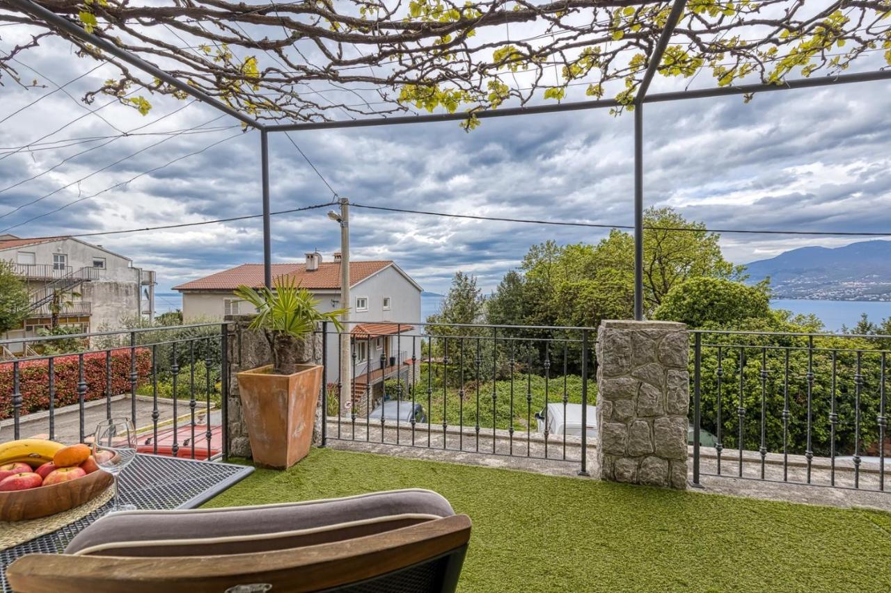 Kostabela - Sea View Apartment Рийека Екстериор снимка