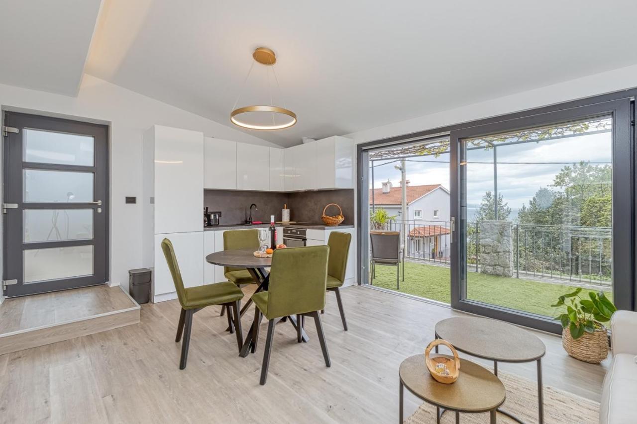 Kostabela - Sea View Apartment Рийека Екстериор снимка