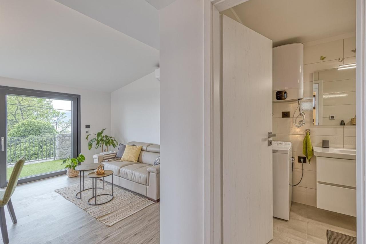 Kostabela - Sea View Apartment Рийека Екстериор снимка